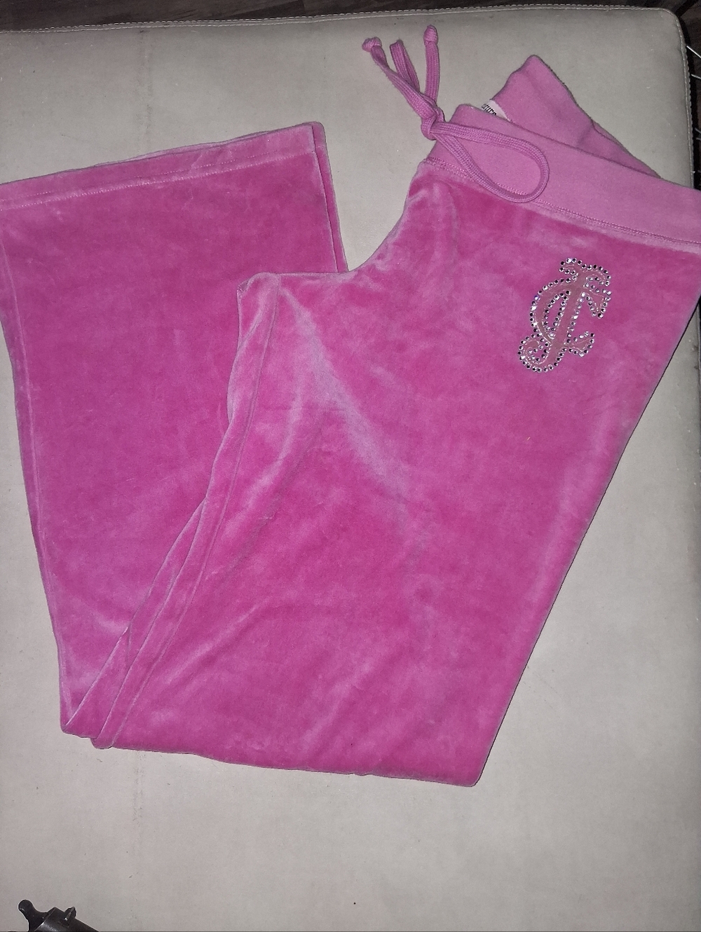 JUICY COUTURE Pink Velour Crystal Monogram Lounge Pants